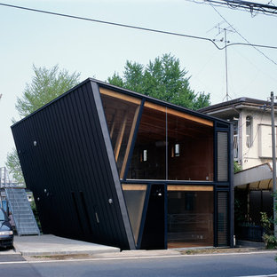横浜のラスティックスタイルのおしゃれな住宅の外観の写真