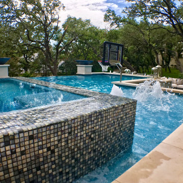 Glass Tile Spa with Negative Edge in San Antonio, Tx