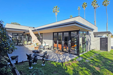 1960s exterior home photo in San Diego