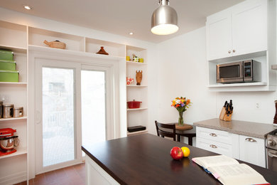 Modern kitchen in Miami.