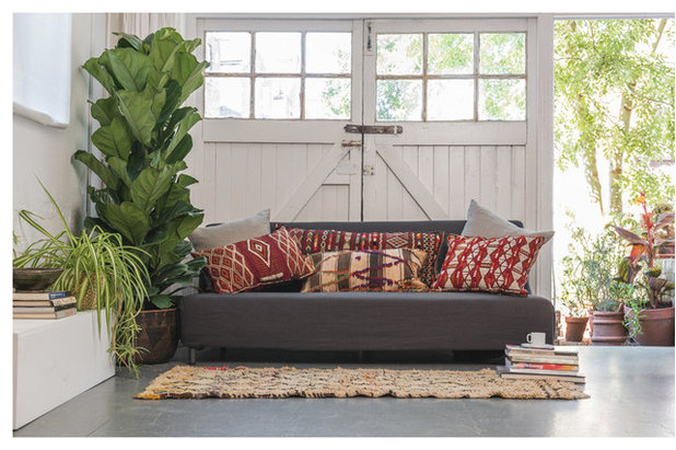Contemporary Living Room by Maud interiors