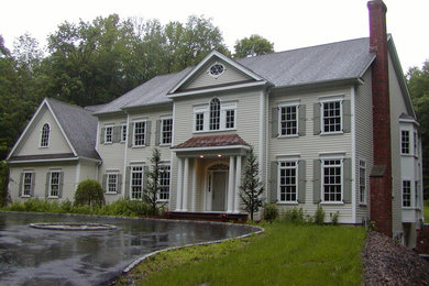 Example of a classic home design design in New York