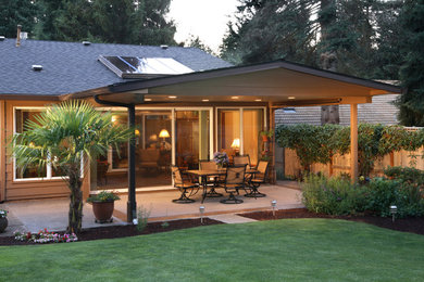 Inspiration for a timeless porch remodel in Portland