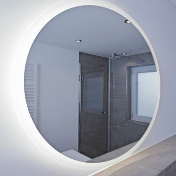 Aus einem Badezimmer wird ein Duschbad im Münchner Osten