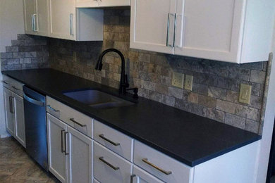 Elegant kitchen photo in Chicago