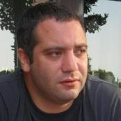 Foto de Cüneyt Baker
