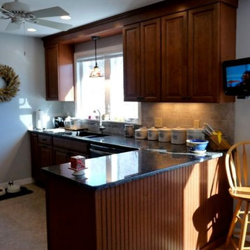 Waypoint Maple Auburn 620D Kitchen Cabinets