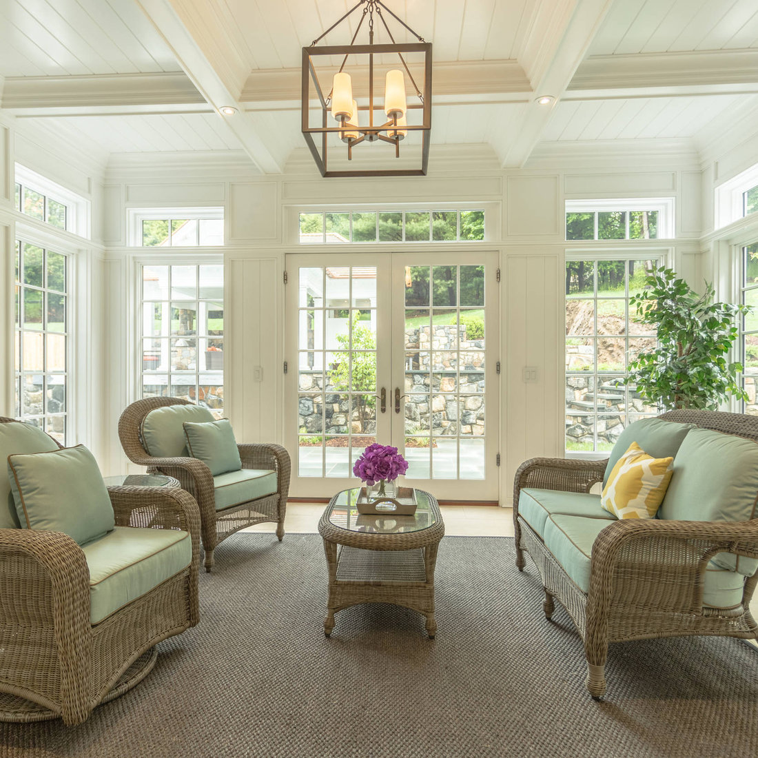 Bright Greenwich Solarium