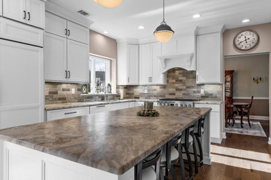 Inspiration for a timeless kitchen remodel in New York