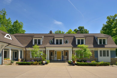 Beach style exterior home photo in Grand Rapids