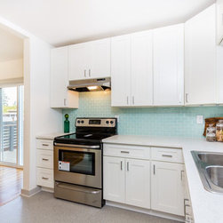 Elegant White Shaker Kitchen - Kitchen Cabinetry