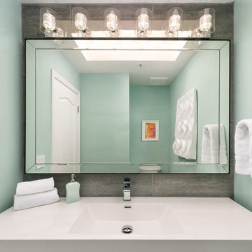 Serena - Modern Powder Room