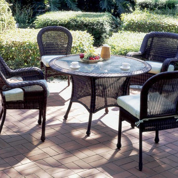 Key West Round Dining Set in Chocolate