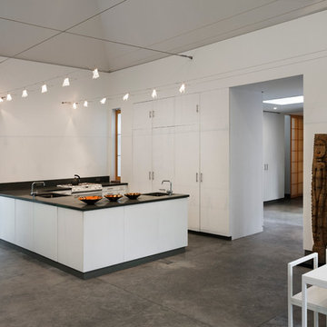 House on a Cliff - Kitchen / Living Space