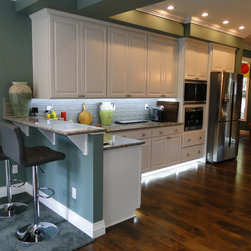 Traditional home kitchen and dinning room - Products