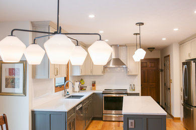 Example of a minimalist kitchen design in Indianapolis