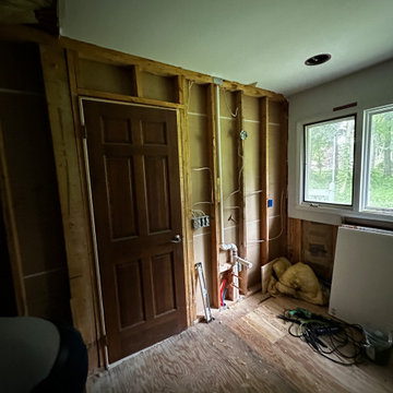 Current Commerce Master Bathroom