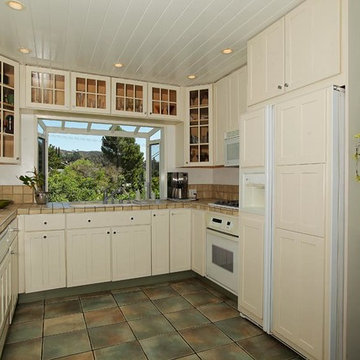 3414 Troy Drive