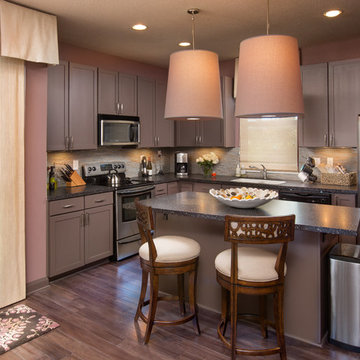 Downtown Townhouse Modern Kitchen