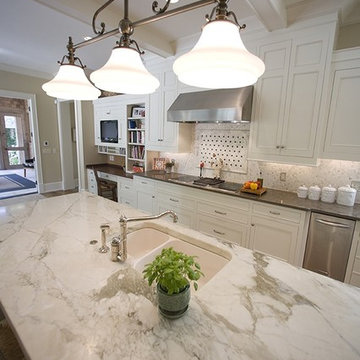 Luxury Kitchen with Calacatta Gold Marble