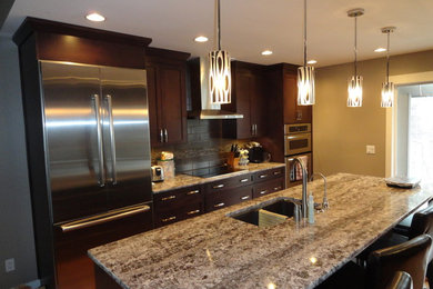 Kitchen - kitchen idea in Calgary
