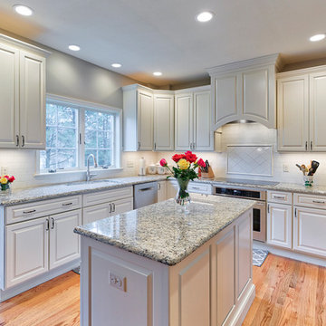 Welcoming White Kitchen