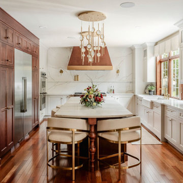 Warm Traditional Kitchen