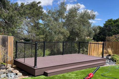 Example of a minimalist deck design in San Diego