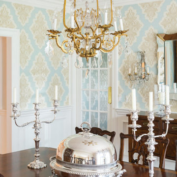 Sparkly and Bright: The New Traditional Dining Room
