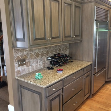 Kitchen Cabinets : Blonde Pickled to Medium Gray