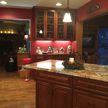 FINISHED PROJECT, ALDER CABINETS IN THE KITCHEN