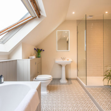 75 Beautiful Traditional Bathroom Ideas and Designs - November 2023 ...