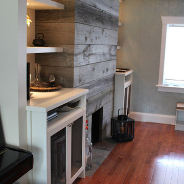 Harris Avenue - Family Room