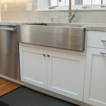 Stainless steel apron sink