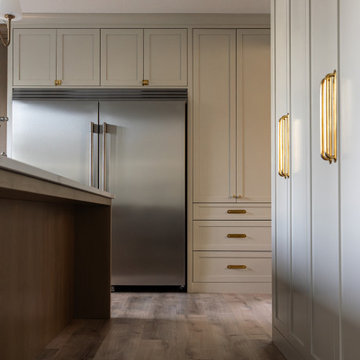 Timeless Chic: Elegant Neutral Kitchen