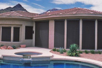 Inspiration for a timeless patio remodel in Los Angeles