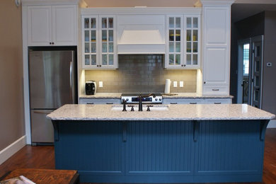 Beach style kitchen photo in Toronto