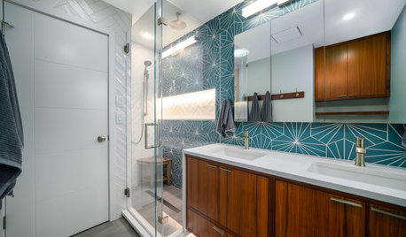 Bathroom of the Week: Bold Midcentury Style in 70 Square Feet