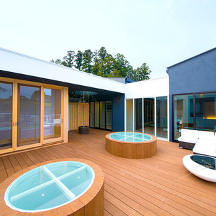 横浜のコンテンポラリースタイルのおしゃれなデッキ (日よけなし) の写真