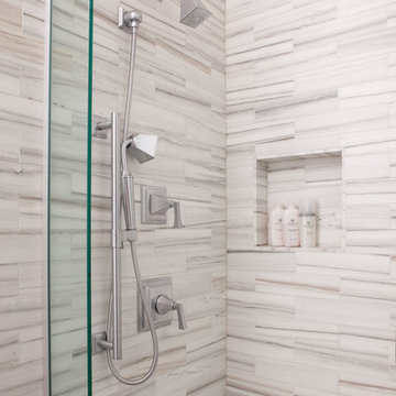 Shower Compartment with Horizontal Tile Pattern