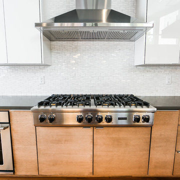 5658 Modern Home