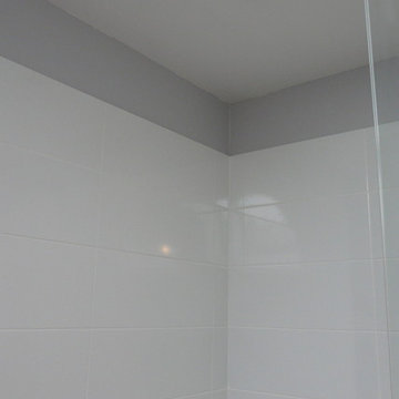 Une petite salle de bain qui a tout d'une grande