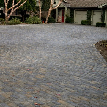 Old World Charm. Paver Driveway