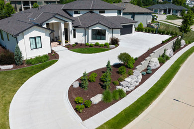 Inspiration for a landscaping in Omaha.