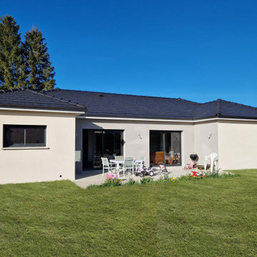 Villa plein pied toit tuile noires