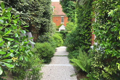 Chiswick triangular garden