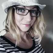 michelle lavigne's photo
