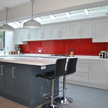 modern shaker kitchen in pale grey