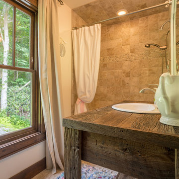Rustic Retreat in Lost Creek