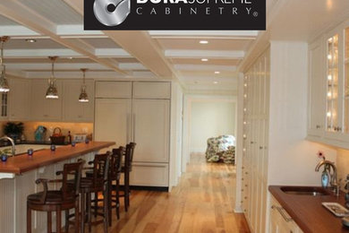 Kitchen - traditional kitchen idea in Boston